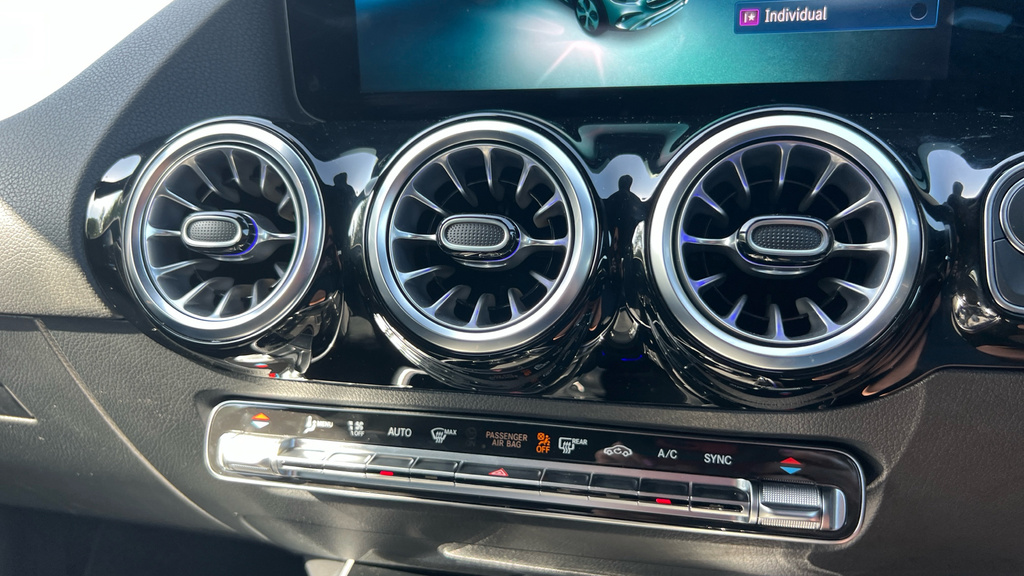Mercedes-Benz GLA Class 250E 15.6Kwh Amg Line Black #39