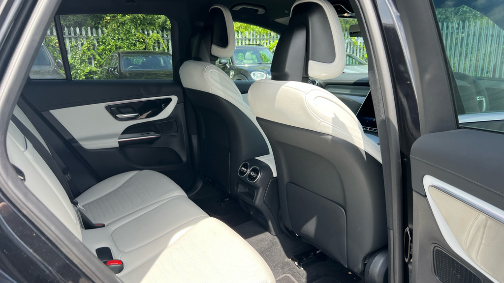 Mercedes-Benz GLC Class Glc 220 D 4Matic Amg Line Premium Grey #24