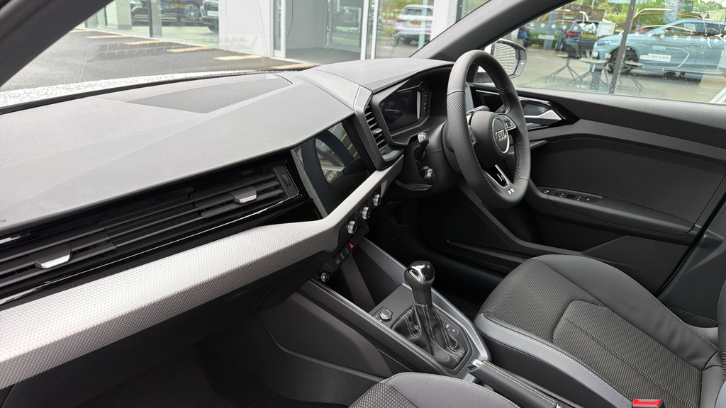 Audi A1 Audi A1 Sportback S Line 30 Tfsi 116 Ps S Tronic White #2