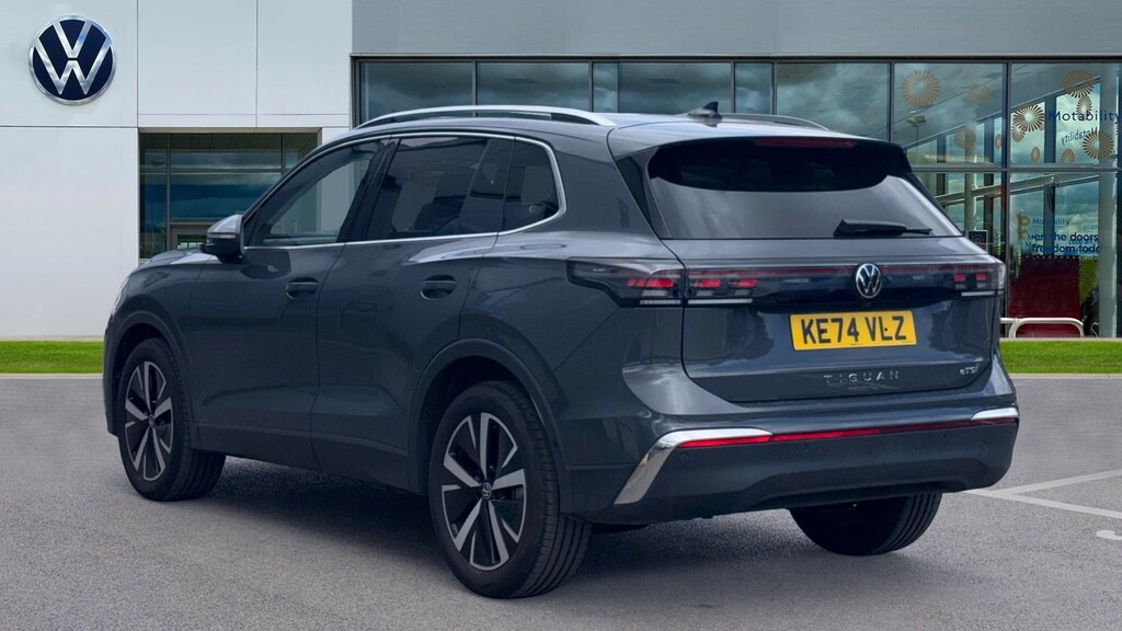 Volkswagen Tiguan Tiguan 1.5 Etsi 150 Elegance Dsg Grey #3