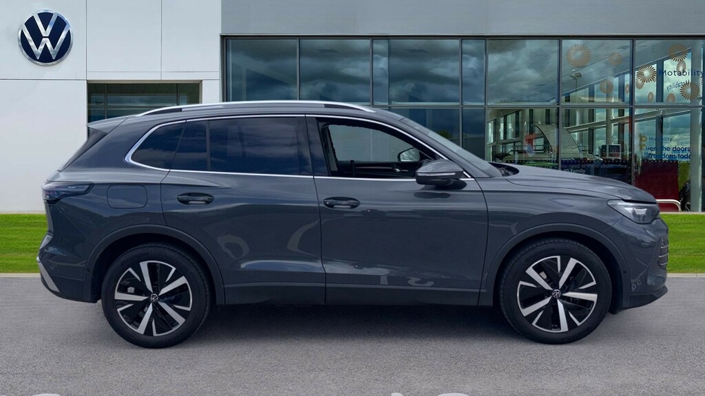 Volkswagen Tiguan Tiguan 1.5 Etsi 150 Elegance Dsg Grey #4