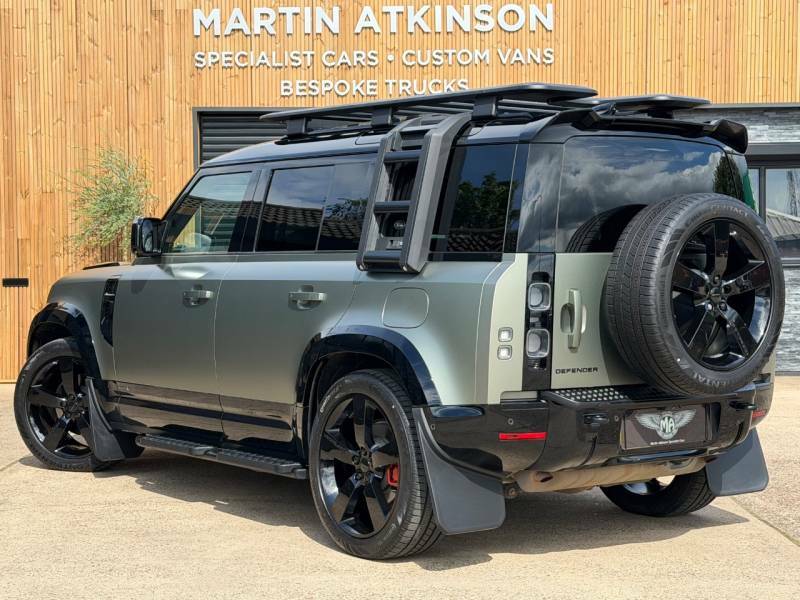 Land Rover Defender 110 2.0 P400e X 110 400Ps - 2023 73 FJ73YXV Green #4