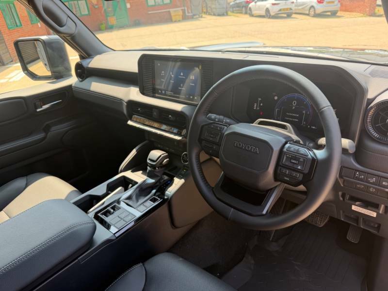 Toyota Land Cruiser 2.8 48V Hybrid Commercial Grey #5