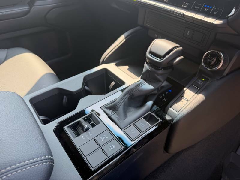 Toyota Land Cruiser 2.8L Null Grey #8