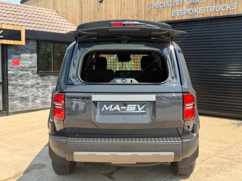 Toyota Land Cruiser 2.8L Null Grey #22