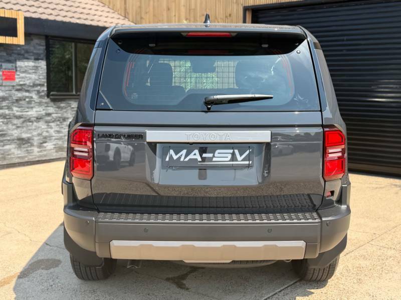 Toyota Land Cruiser 2.8L Null Grey #20
