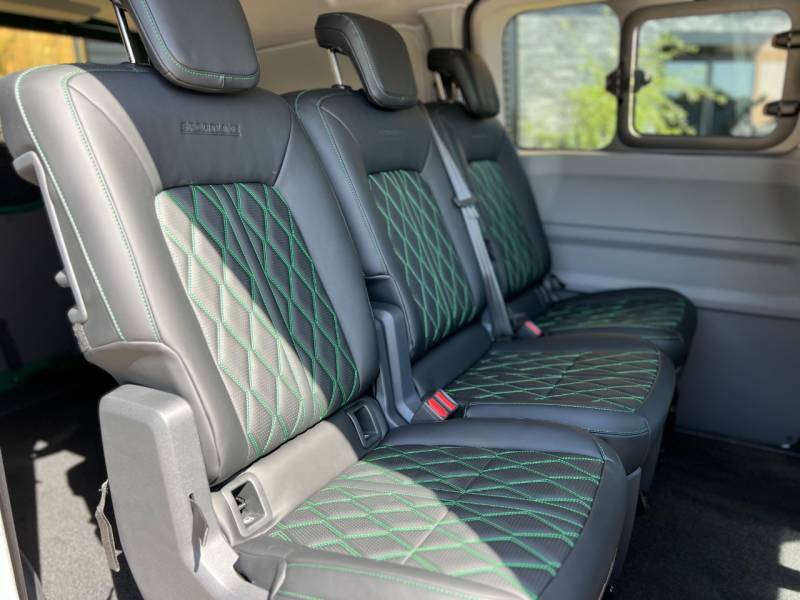 Volkswagen Transporter Sportline 2.O Tdi Sportline 75 Edition Kombi - 2026 26 Green #4