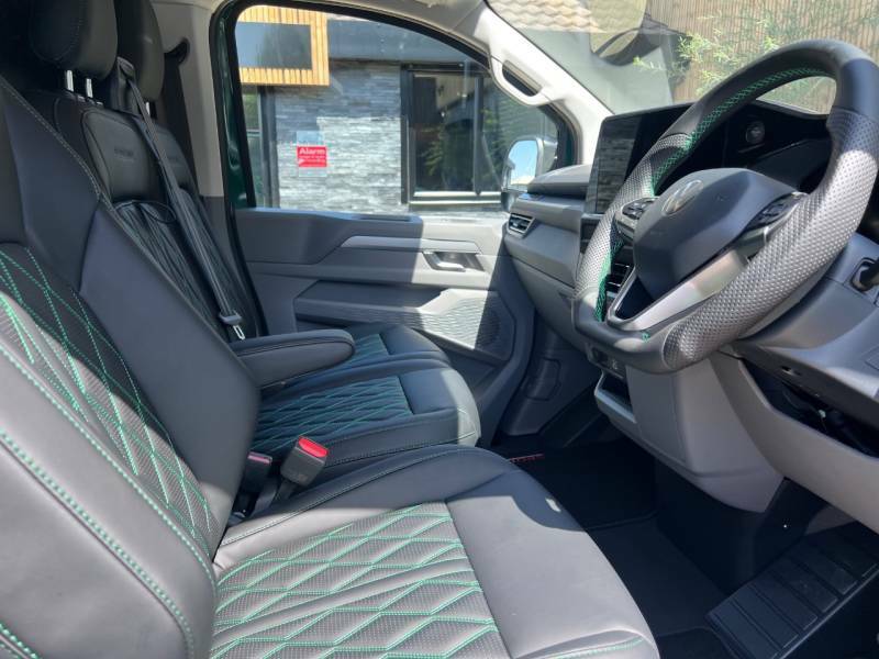 Volkswagen Transporter Sportline Sportline 75 Edition 2.0 Tdi 170Ps - 2026 26 Green #3