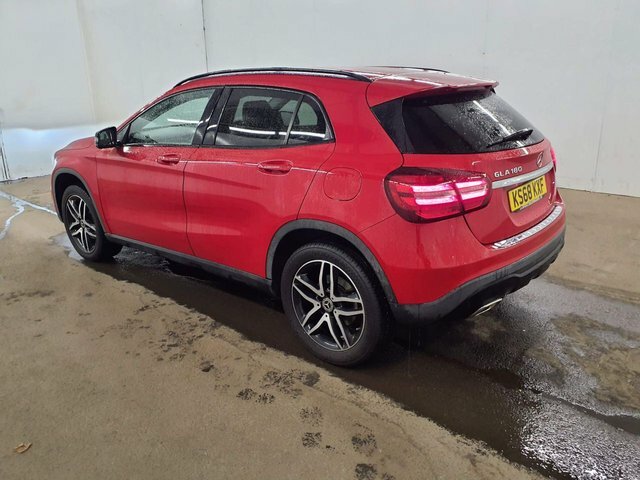 Mercedes-Benz GLA Class 1.6 Gla180 Urban Edition KS68KXF Red #3