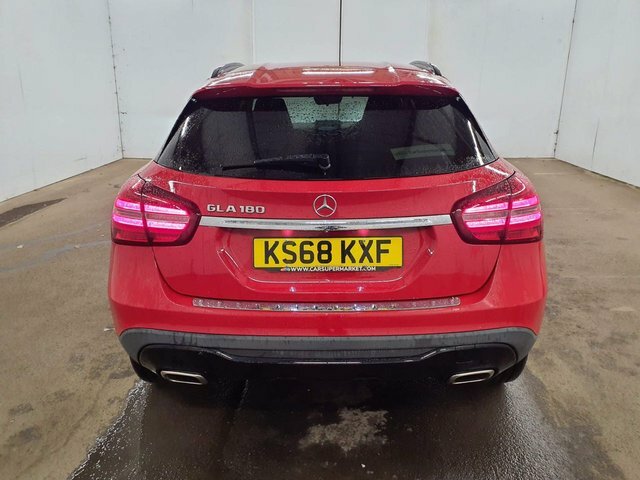 Mercedes-Benz GLA Class 1.6 Gla180 Urban Edition KS68KXF Red #2