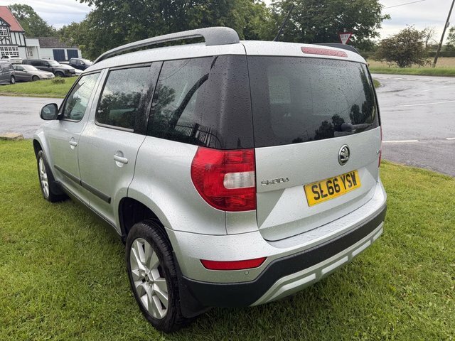 Skoda Yeti 1.2 Tsi Sel Outdoor Silver #4