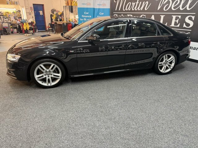 Audi A4 2.0 Tdi S Line Black #5
