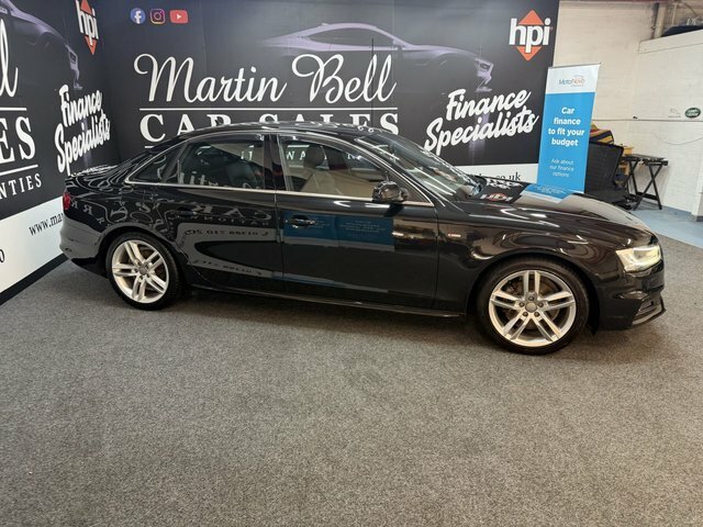 Audi A4 2.0 Tdi S Line Black #2