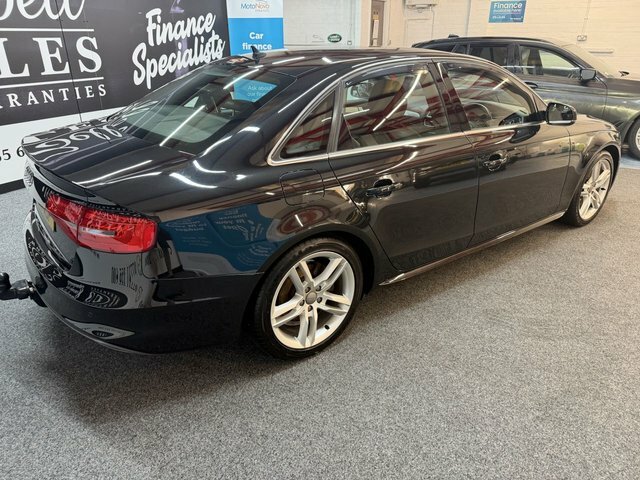 Audi A4 2.0 Tdi S Line Black #6