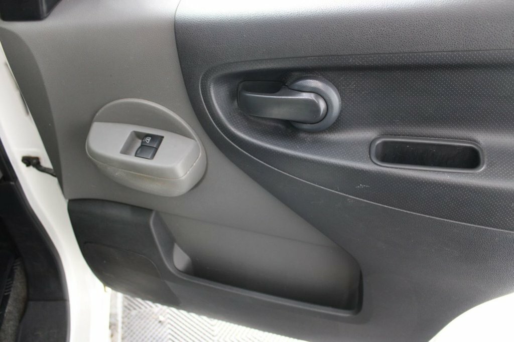 Nissan NV200 Acenta Van White #17