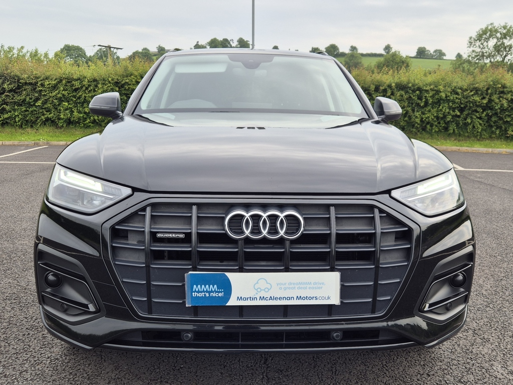 Audi Q5 2.0 Tdi Black #3
