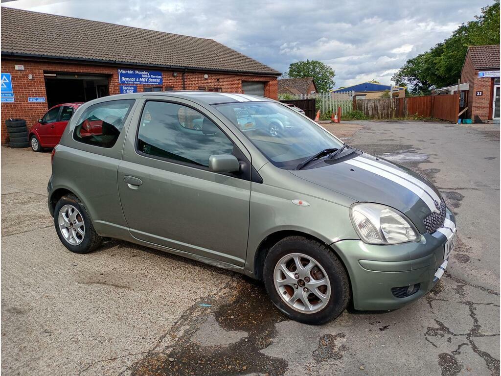 Toyota Yaris 1.3 Vvt-i T Spirit Silver #8