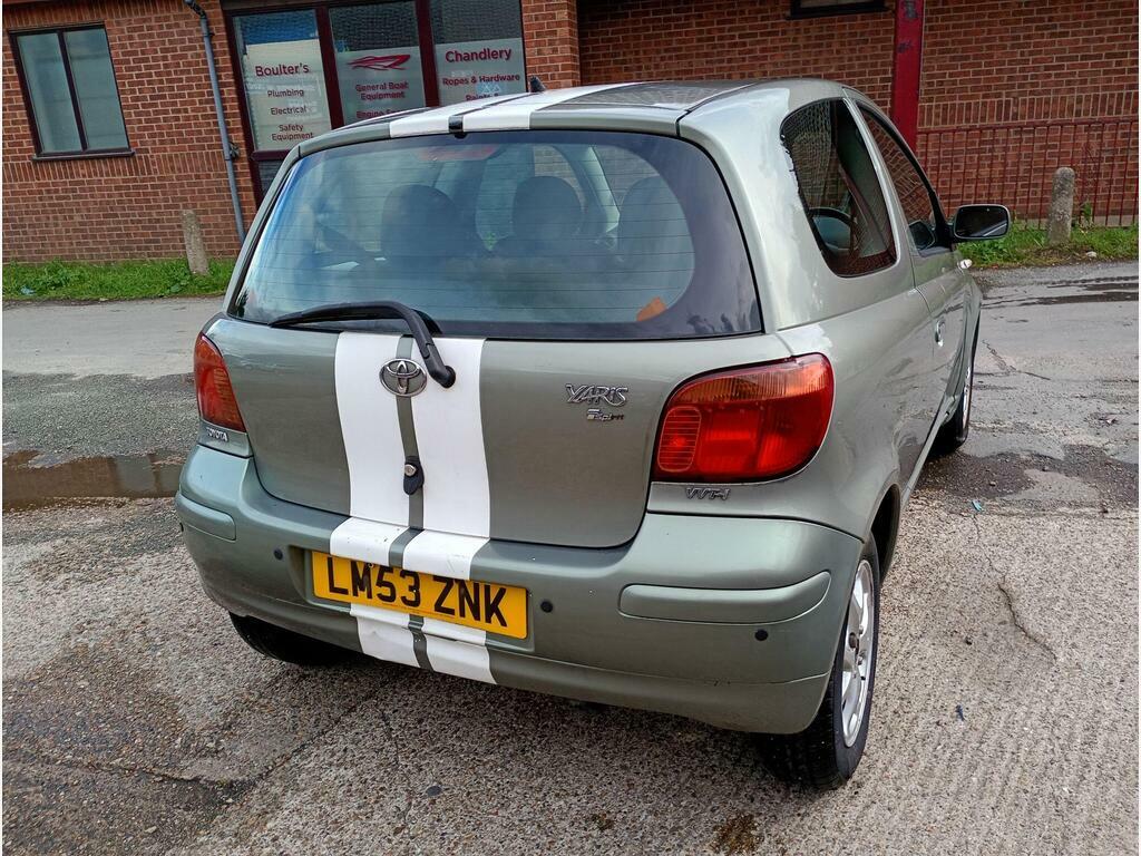 Toyota Yaris 1.3 Vvt-i T Spirit Silver #7