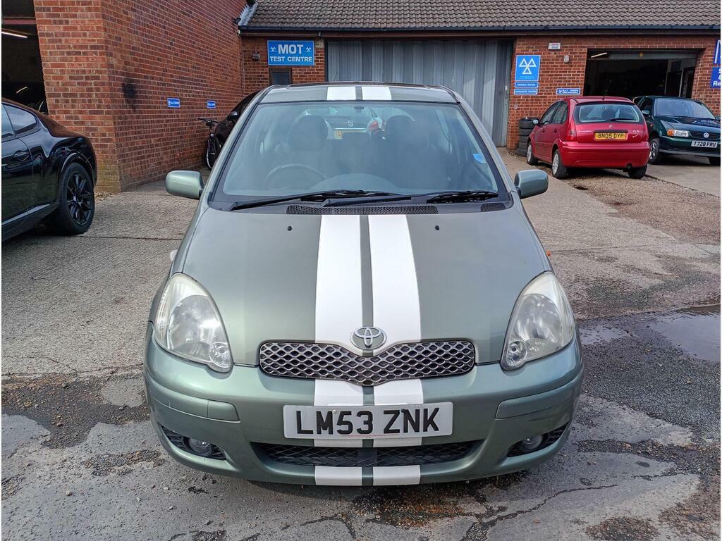 Toyota Yaris 1.3 Vvt-i T Spirit Green #3
