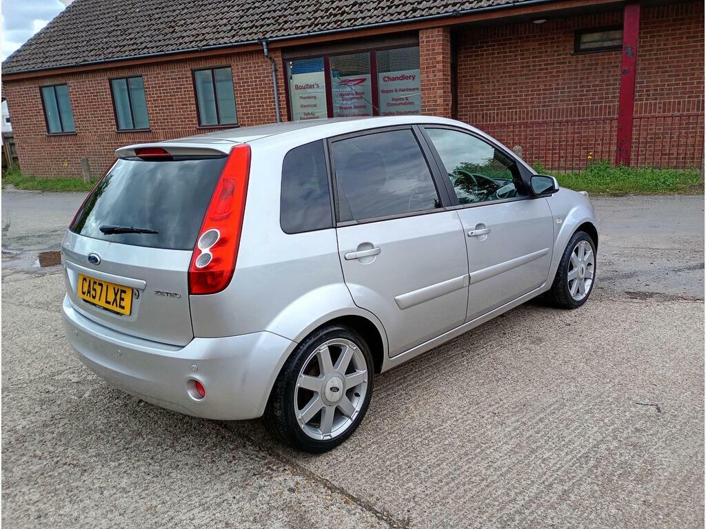Ford Fiesta 1.25 Zetec Climate Silver #3