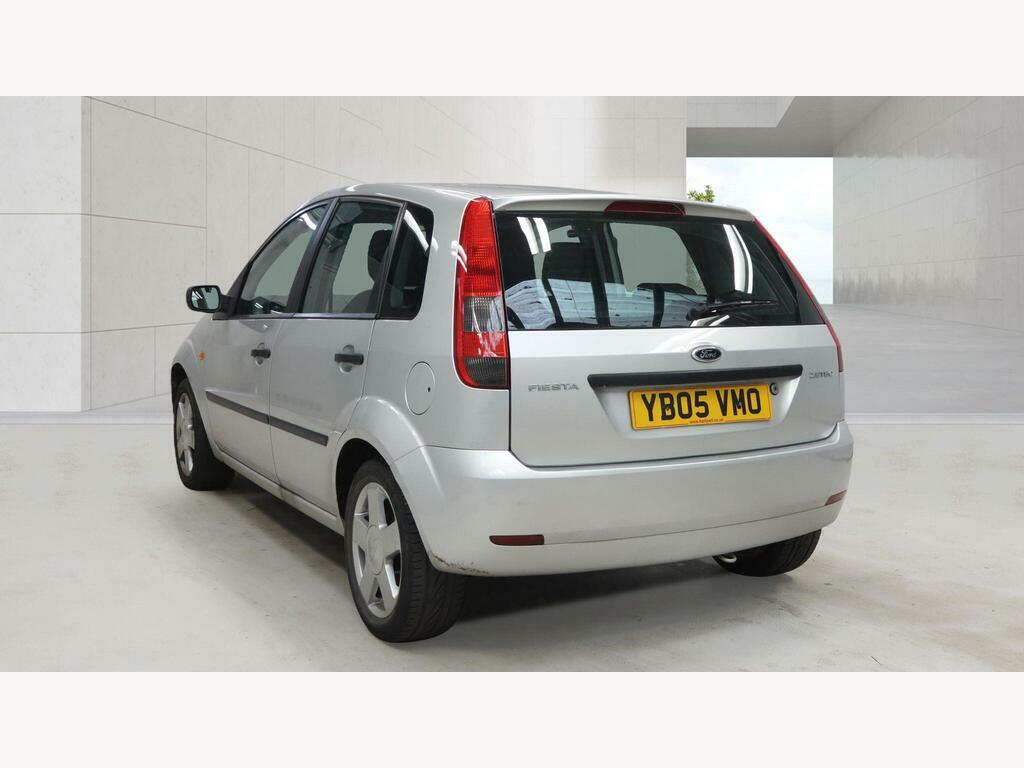 Ford Fiesta 1.25 Zetec Climate Silver #2