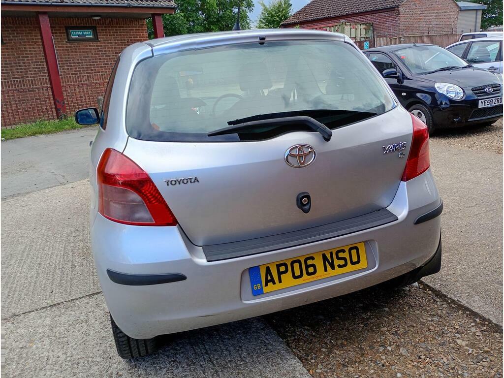Toyota Yaris 1.0 Vvt-i T2 Silver #5