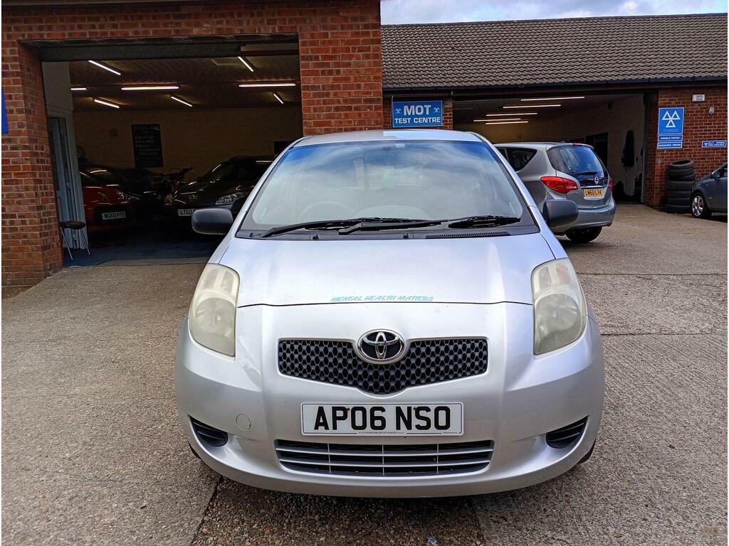 Toyota Yaris 1.0 Vvt-i T2 Silver #3