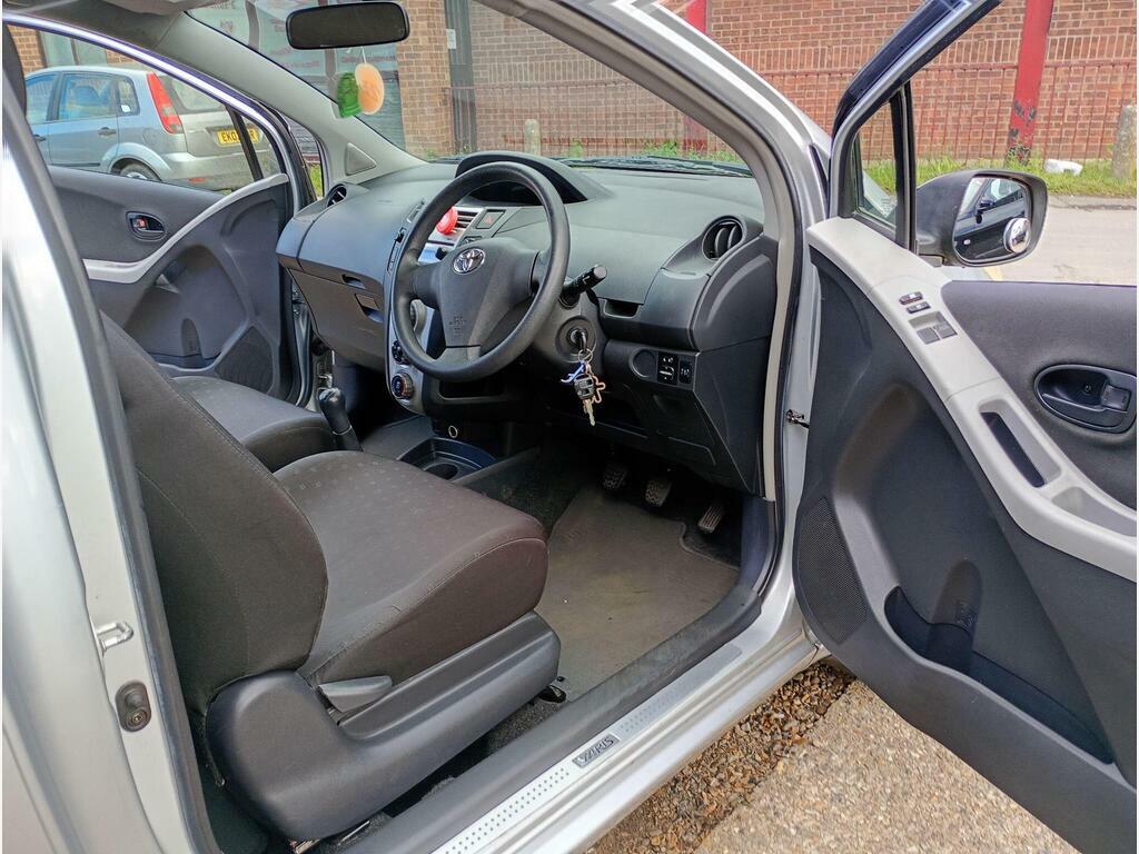 Toyota Yaris 1.3 T3 Multimode Silver #19