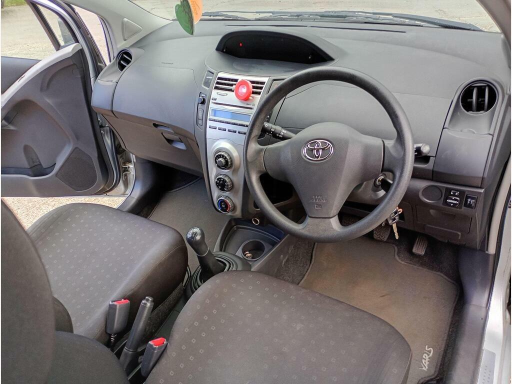 Toyota Yaris 1.3 T3 Multimode Silver #18