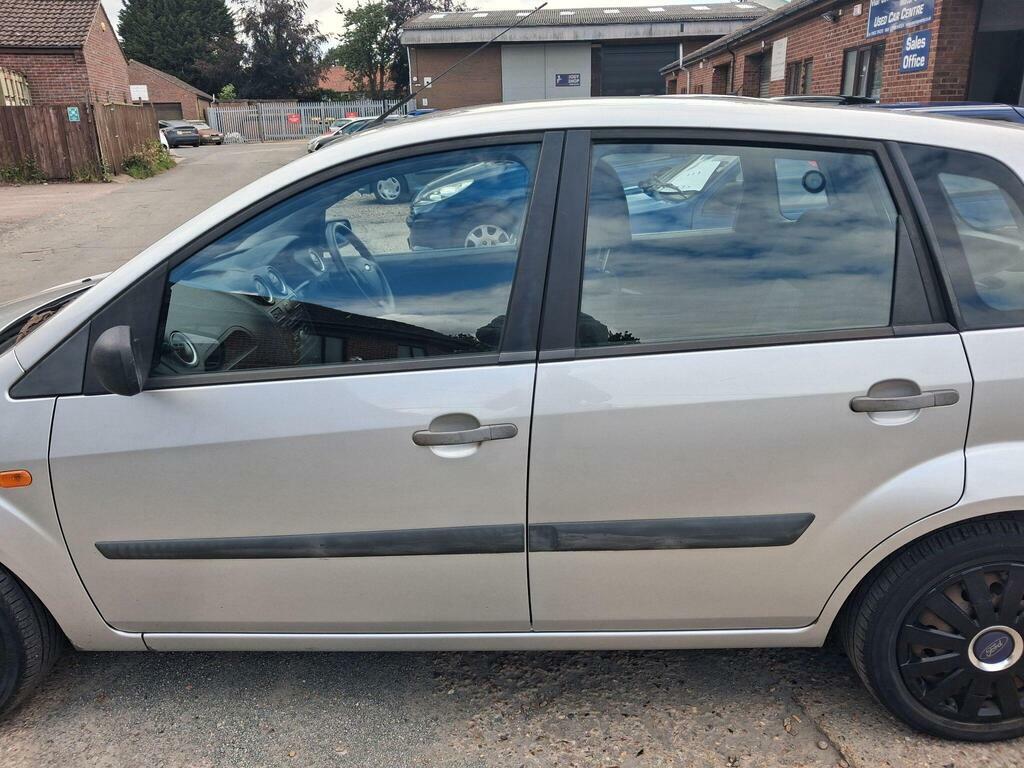 Ford Fiesta Hatchback 1.4 Red #11