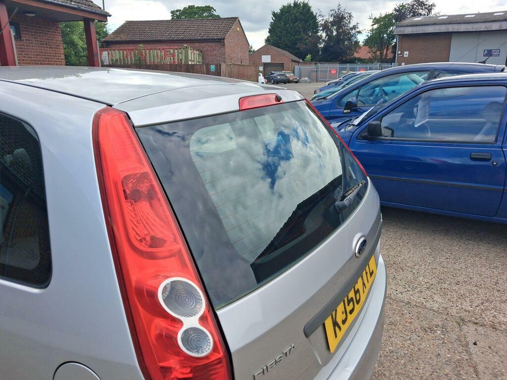 Ford Fiesta Hatchback 1.4 Red #16