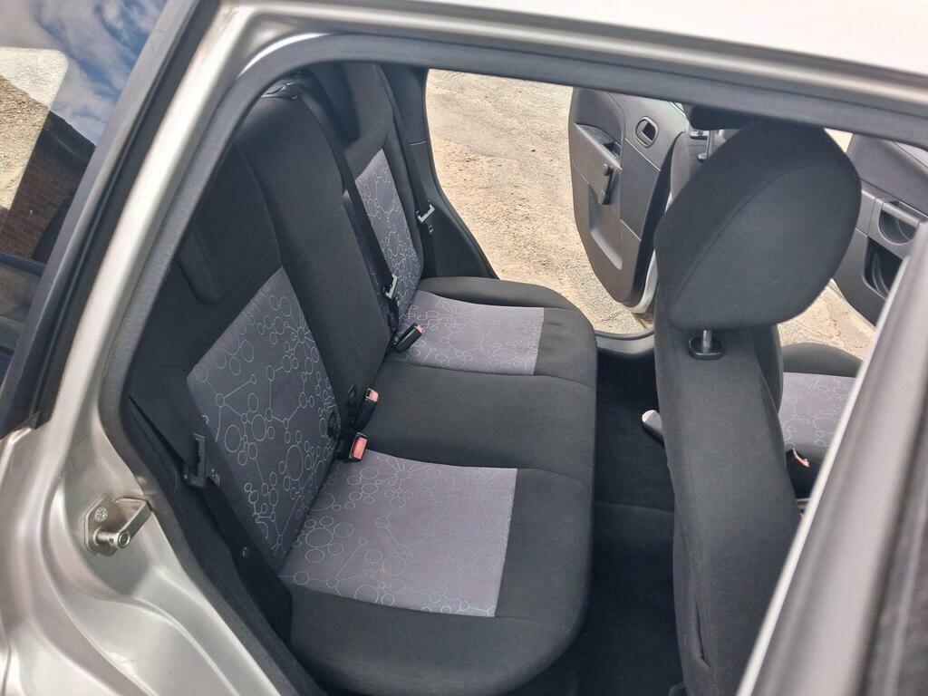 Ford Fiesta Hatchback 1.4 Red #25