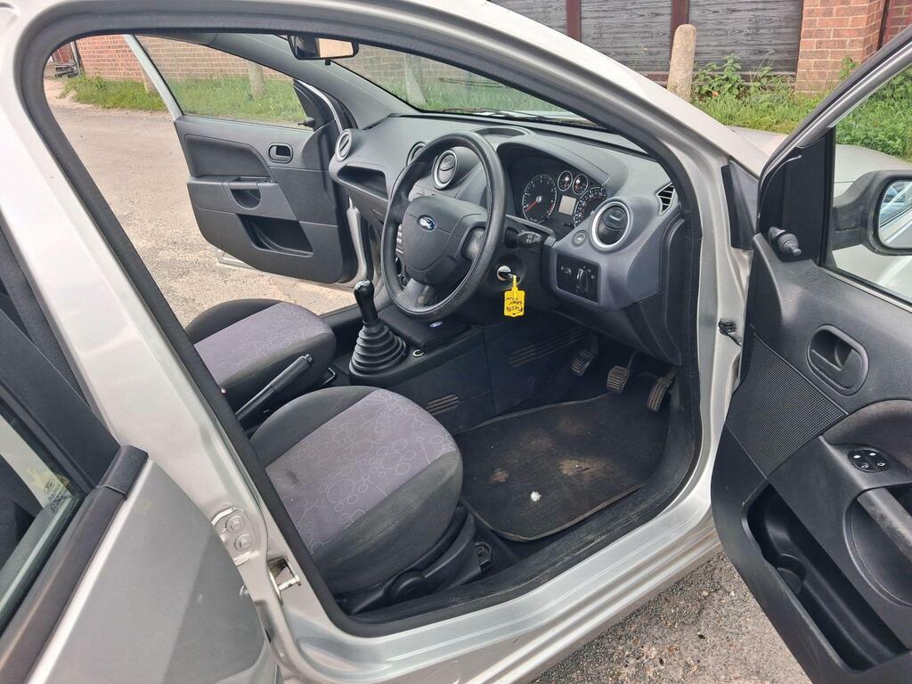 Ford Fiesta Hatchback 1.4 Red #23