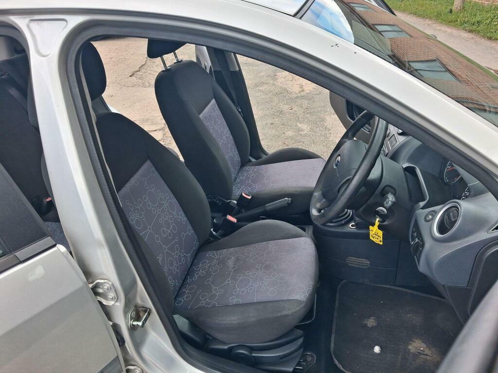 Ford Fiesta Hatchback 1.4 Red #24