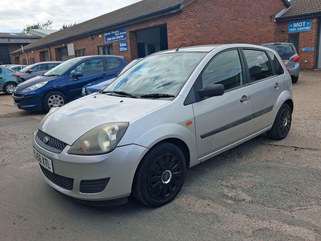 Ford Fiesta Hatchback 1.4 Red #1