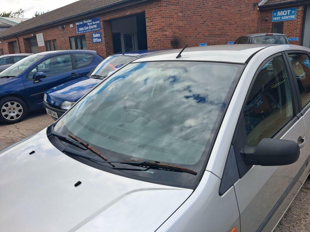 Ford Fiesta Hatchback 1.4 Red #14