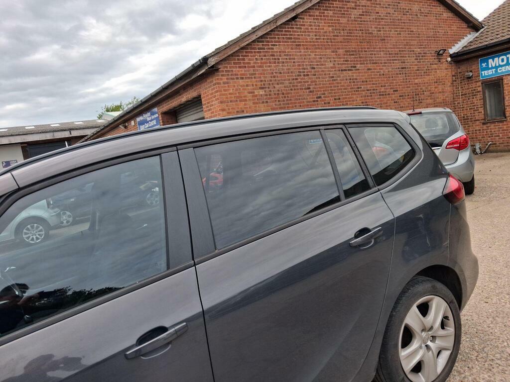 Vauxhall Zafira Tourer 1.6 Cdti Ecoflex Exclusiv Euro 6 S S Grey #2