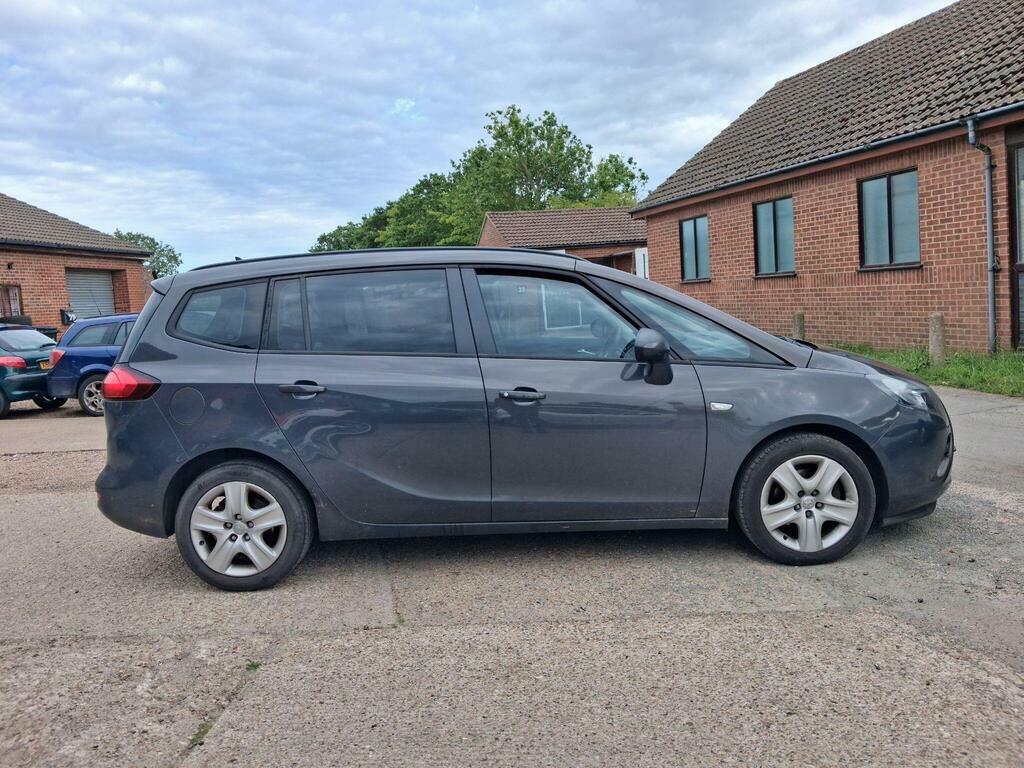 Vauxhall Zafira Tourer Sri Cdti Red #14