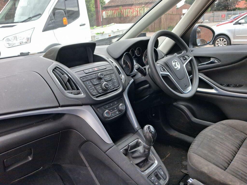 Vauxhall Zafira Tourer Sri Cdti Red #9