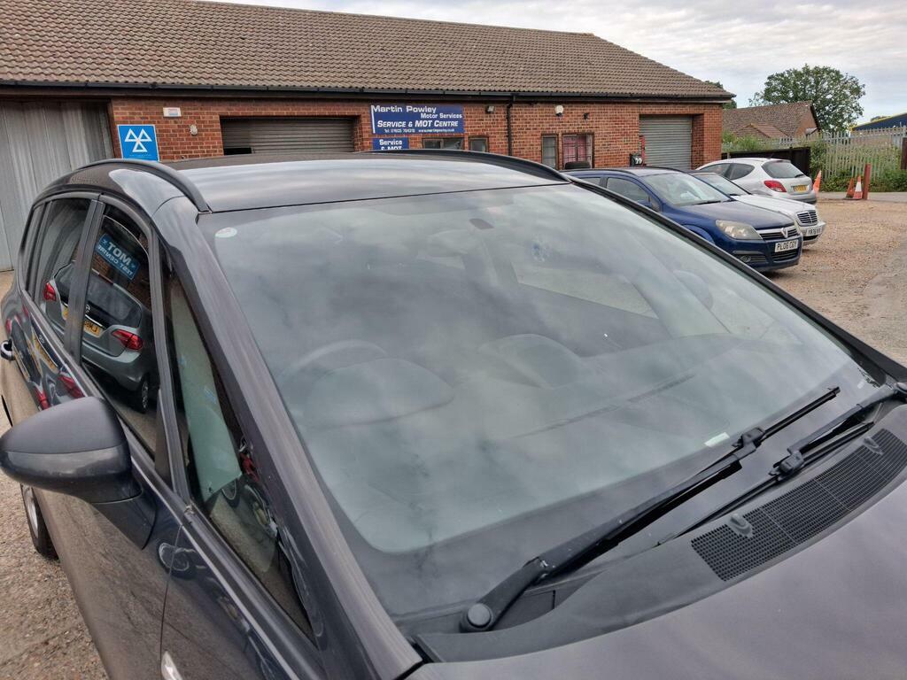 Vauxhall Zafira Tourer Sri Cdti Red #20