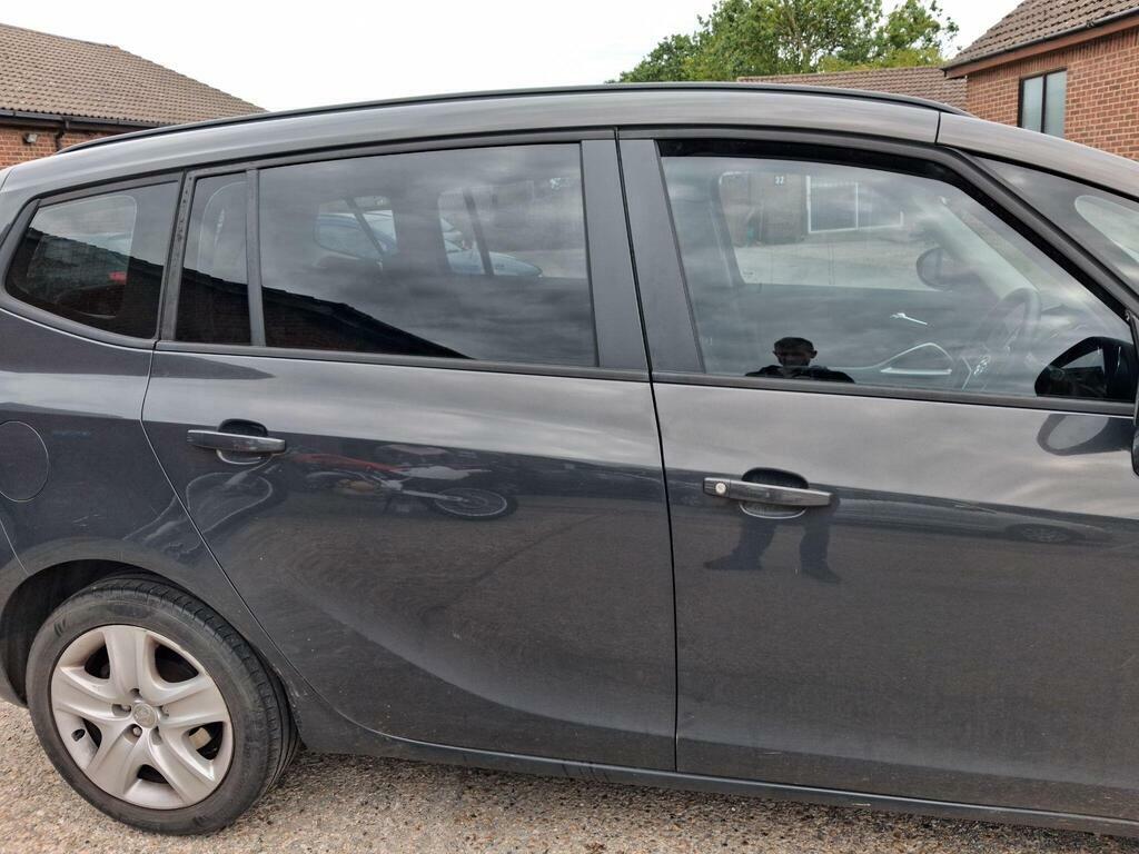 Vauxhall Zafira Tourer Sri Cdti Red #15