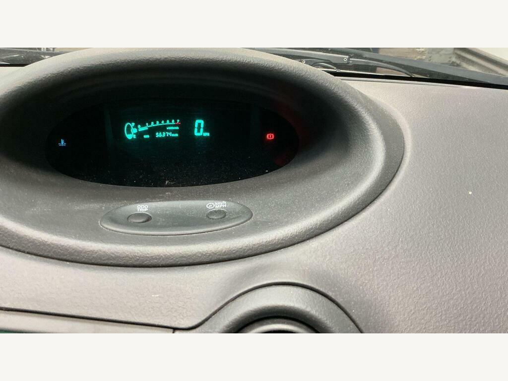 Toyota Yaris Hatchback Black #8