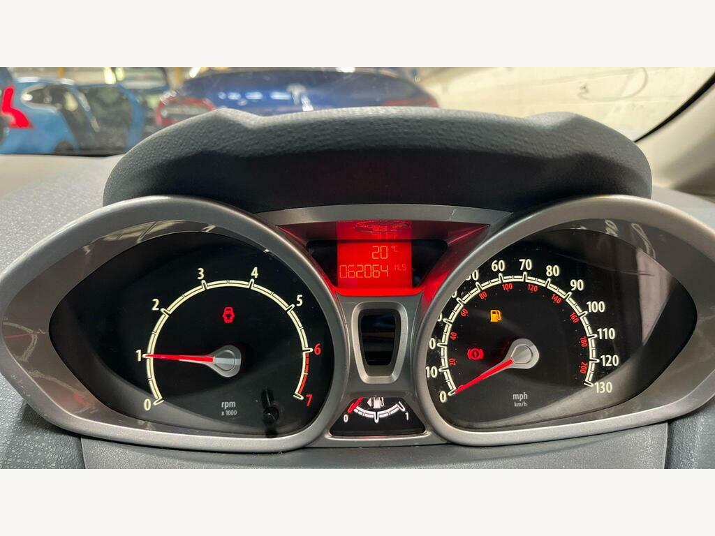Ford Fiesta 1.25 Zetec 82 Red #9