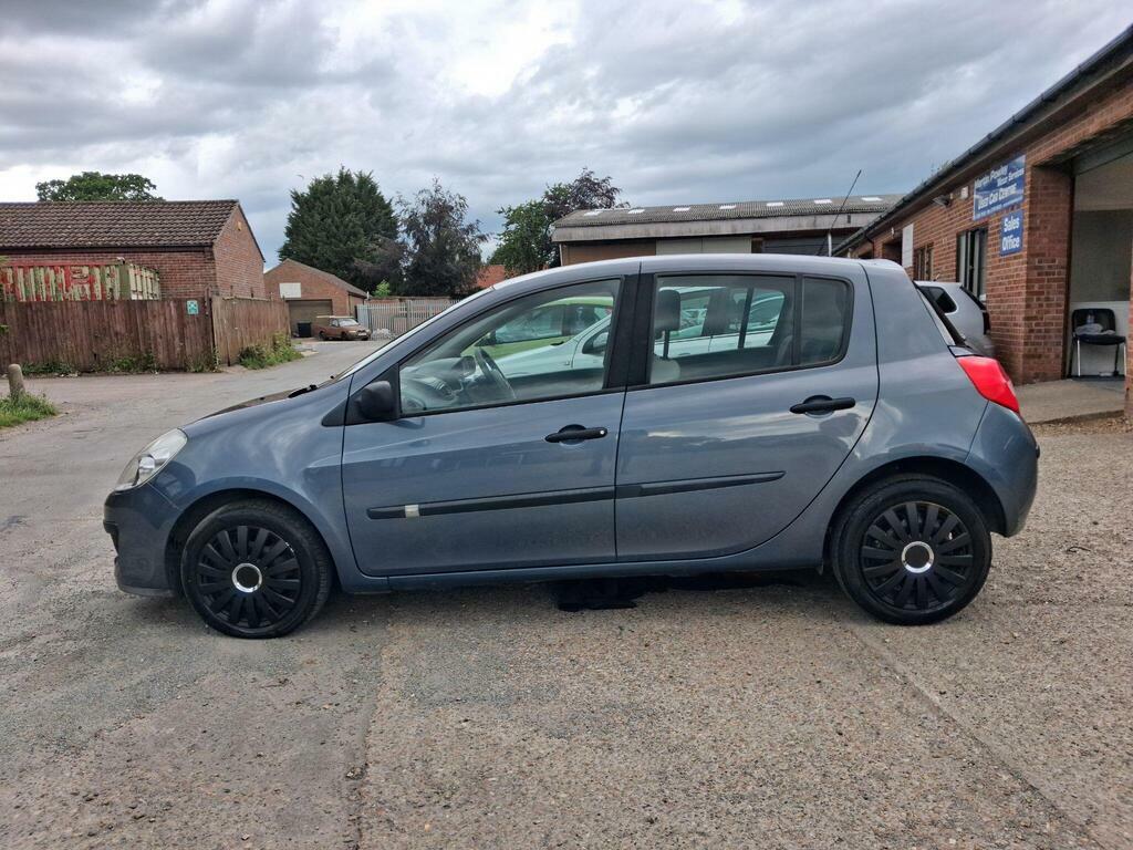 Renault Clio 1.6 Vvt Initiale Blue #8