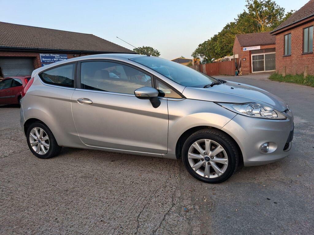 Ford Fiesta Hatchback Blue #2