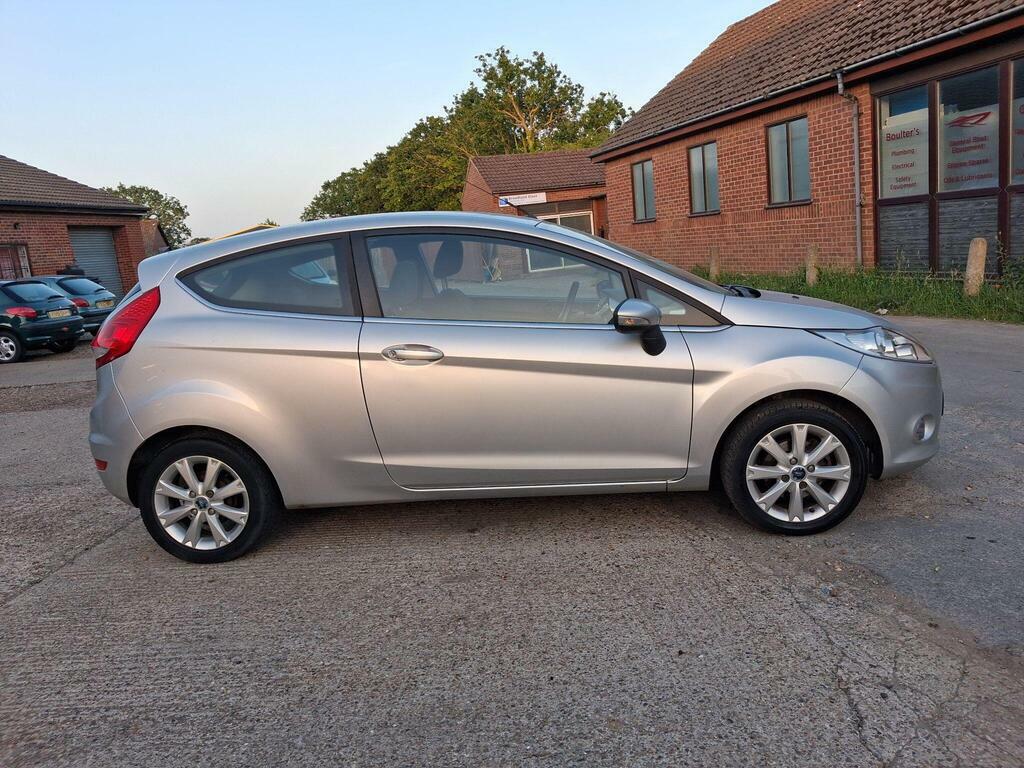 Ford Fiesta Hatchback Blue #3