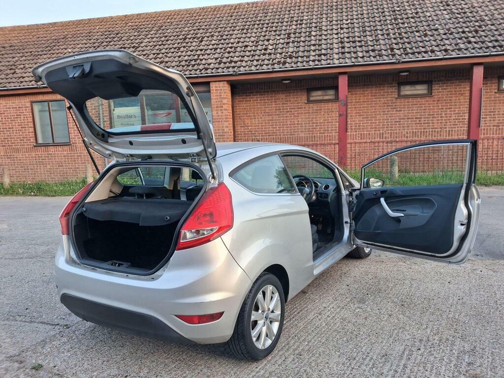 Ford Fiesta Hatchback Blue #15
