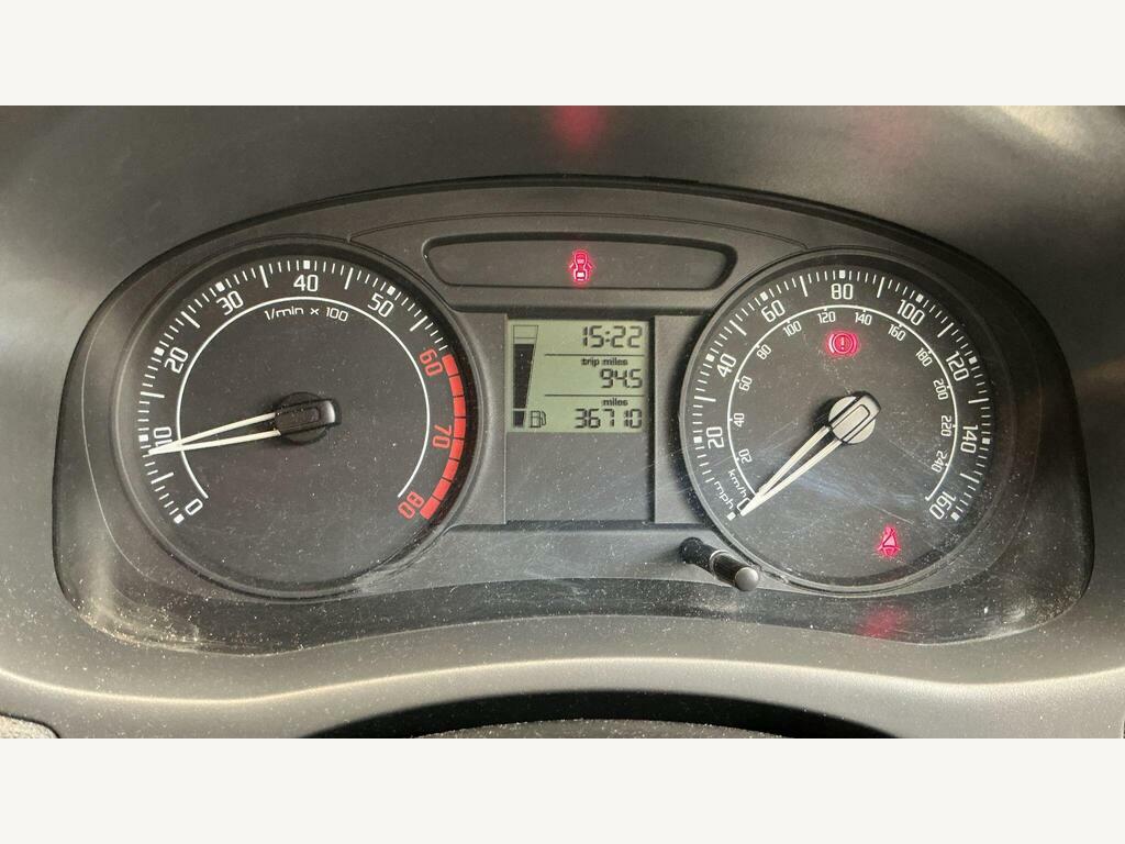 Skoda Fabia 1.2 Htp 6V 1 Red #4