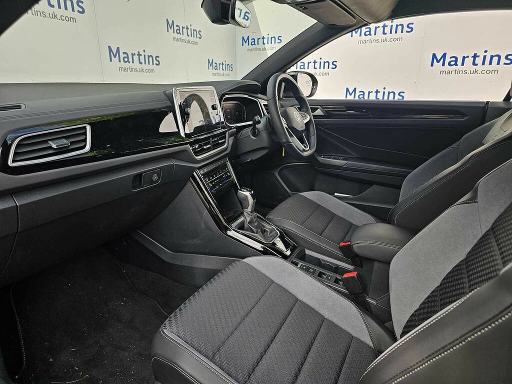Volkswagen T-Roc 1.5 Tsi R-line Dsg RO75FUV Black #2