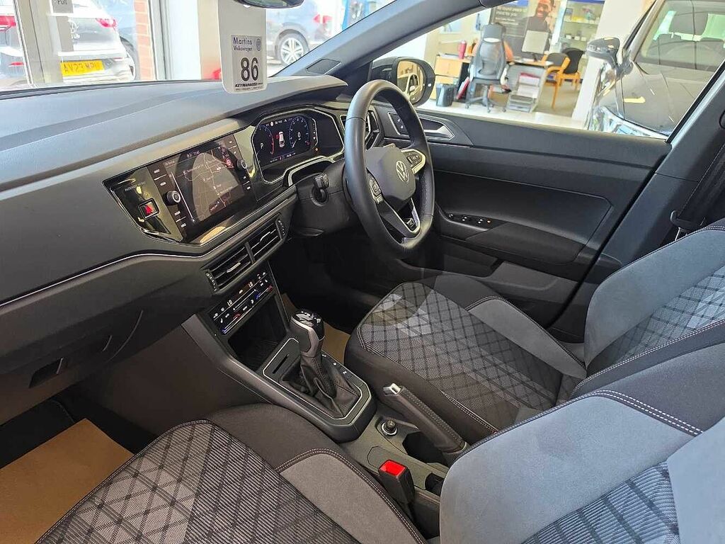Volkswagen Taigo 1.5 Tsi 150 Black Edition Dsg RE75LRA White #2